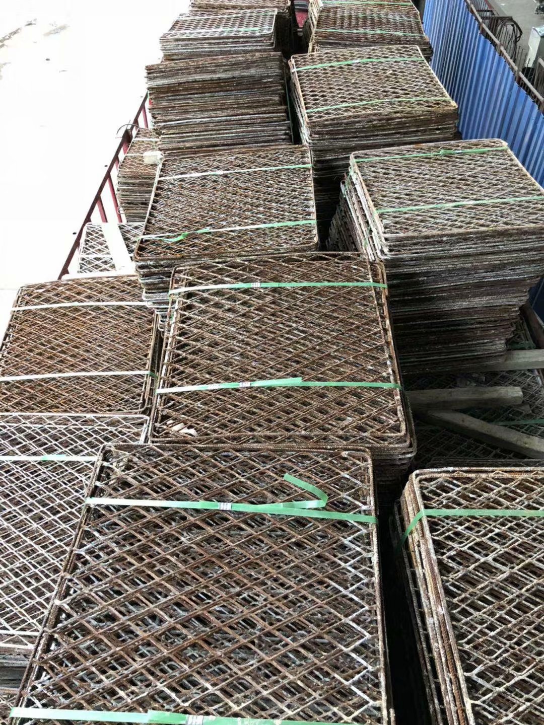 钢笆片   钢笆片厂家  可定制脚手架钢笆网外架钢网片现货供应
