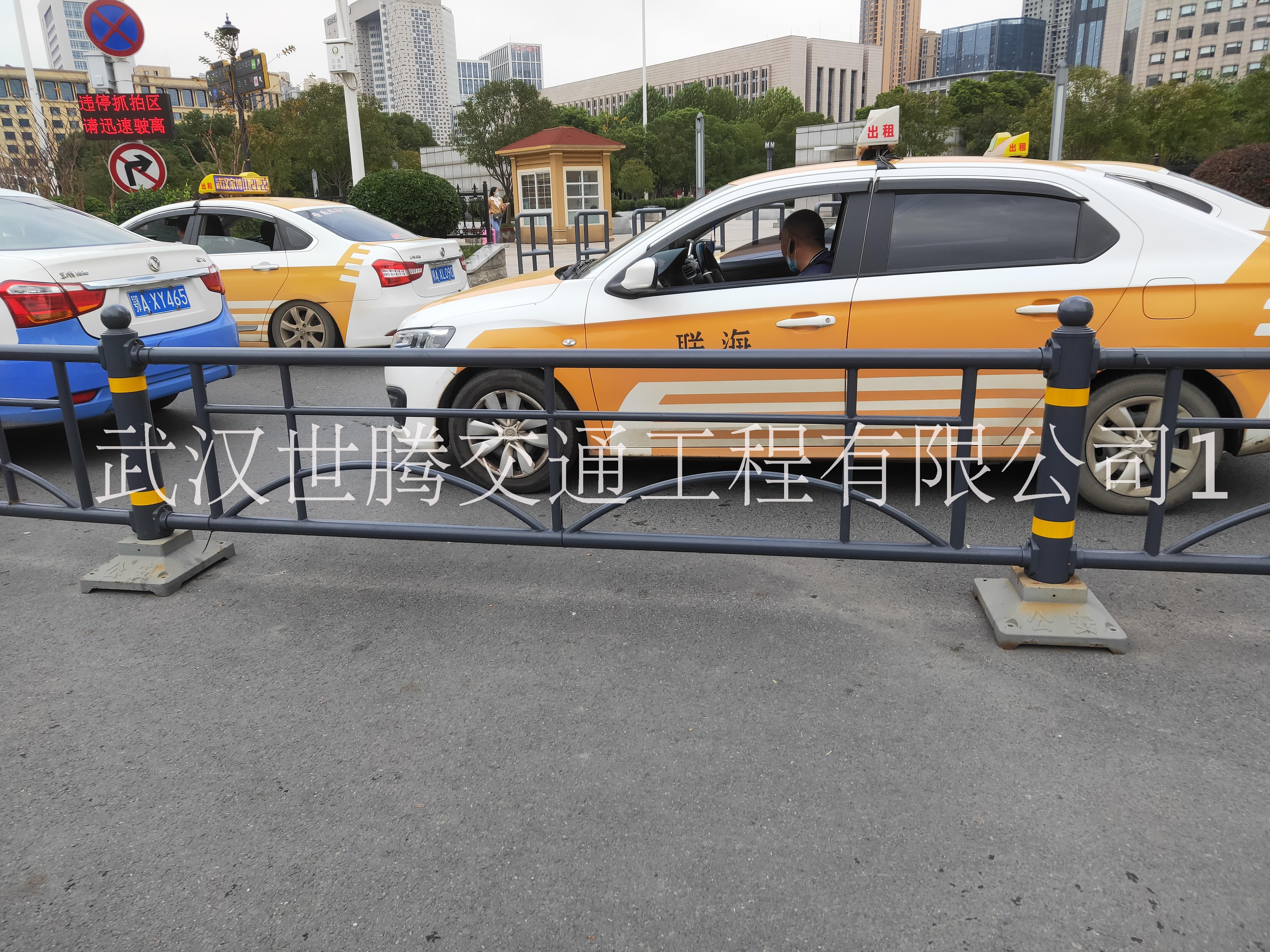 武汉市黄鹤楼护栏市政道路隔离人行道防护栏1米高厂家