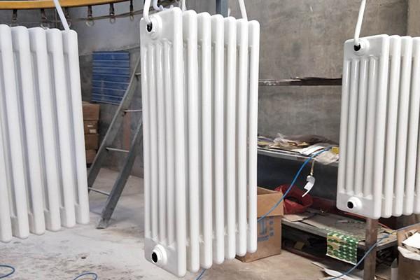 碳钢暖气片 钢二柱散热器厂家针对建筑装修商大量现货供应