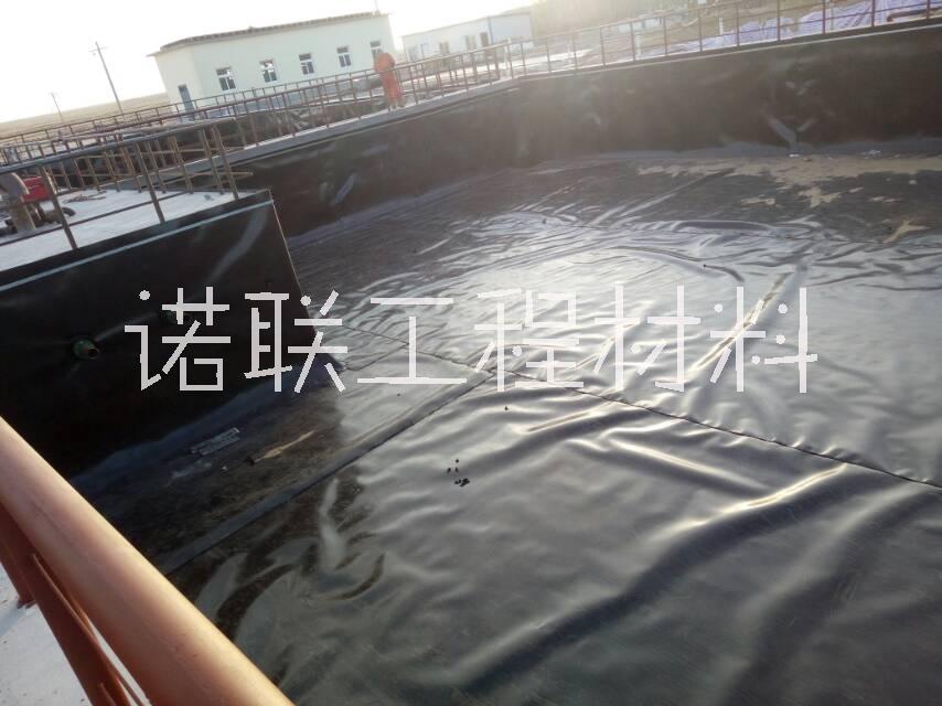土工膜HDPE膜防渗膜垃圾填埋场覆盖膜鱼塘藕塘养殖人工湖用0.5mm