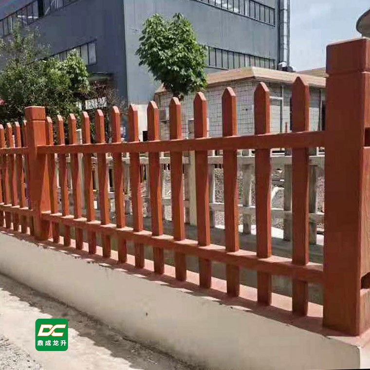广西桂林水泥仿木护栏景区斜坡仿生态仿树皮栏杆混凝土仿木栏杆围栏图片