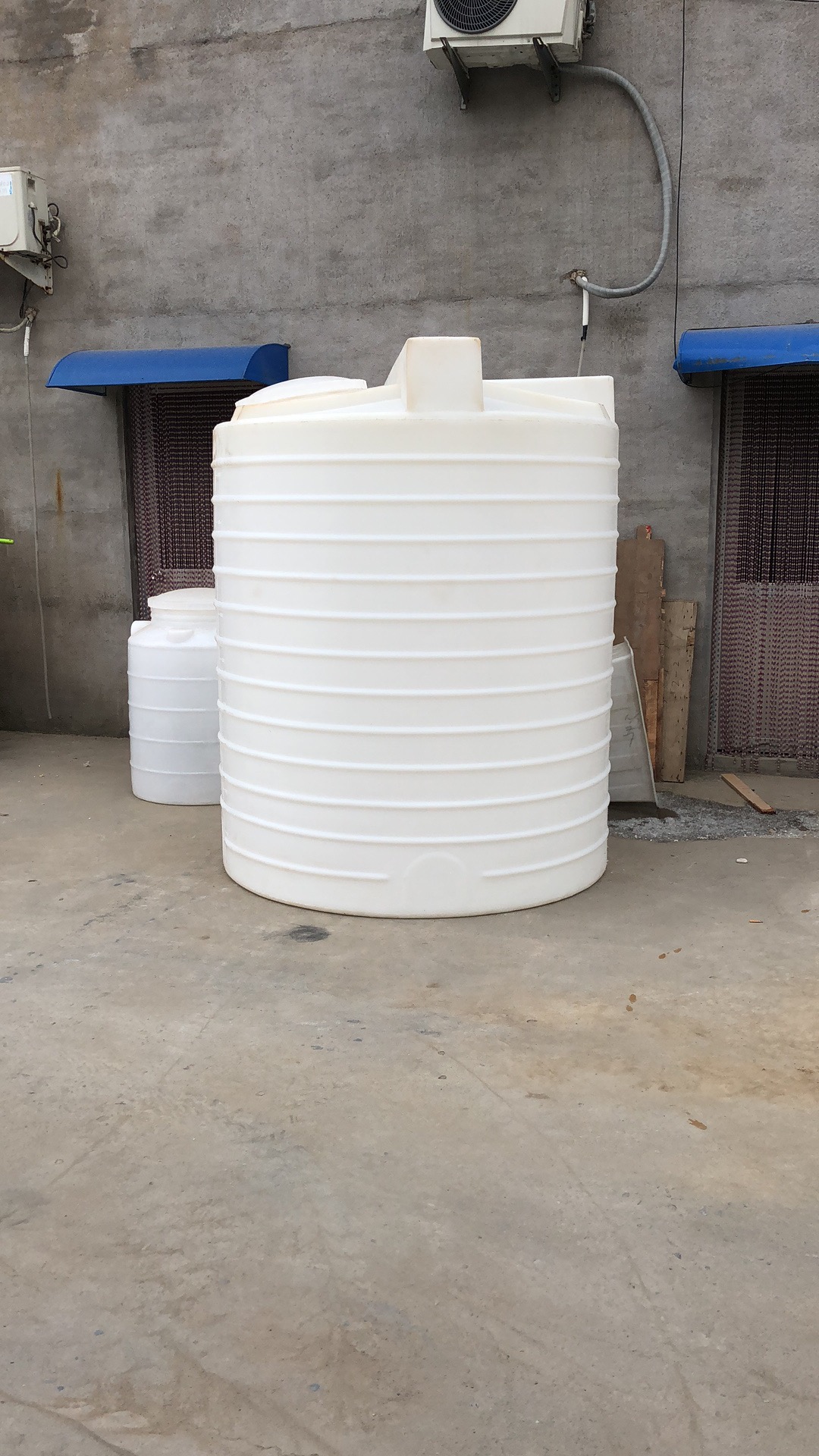 供应内蒙古3吨塑料桶3T塑料桶水桶水塔