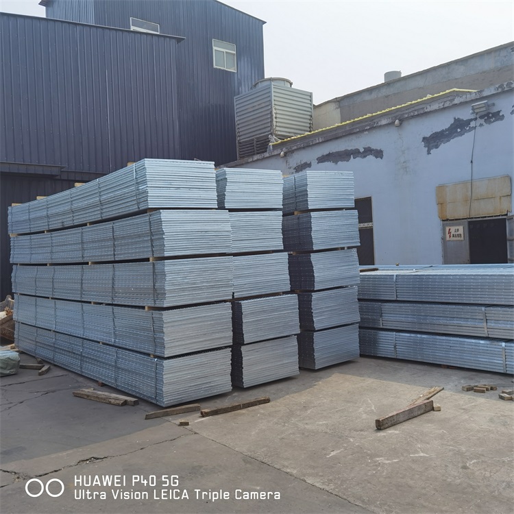 衡水市生产销售钢格栅板，镀锌钢格板厂家生产销售钢格栅板，镀锌钢格板