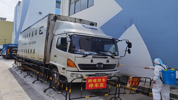 危险品拖车报关 深港接驳点往返运输 中港危险品物流 惠州到香港危险品物流