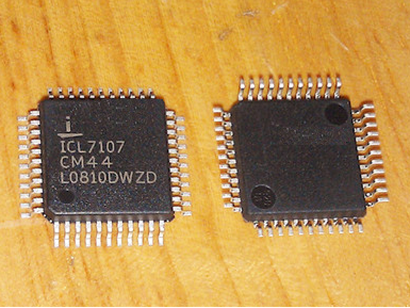 全新原装 ICL7107CPLZ ICL7107CPL 封装DIP-40 LED显示器驱动器图片