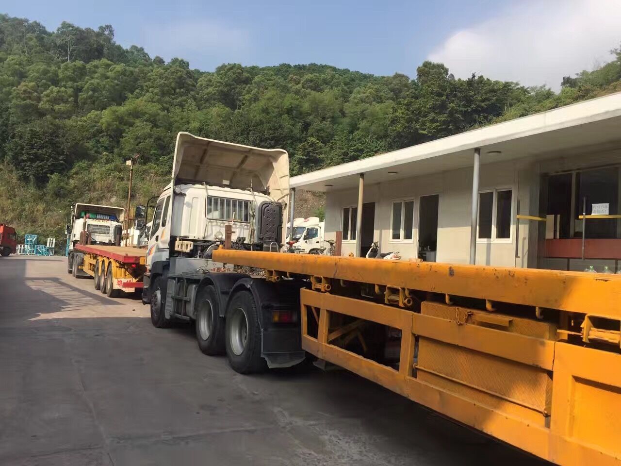 超大件货物运输到香港 香港拖车图片