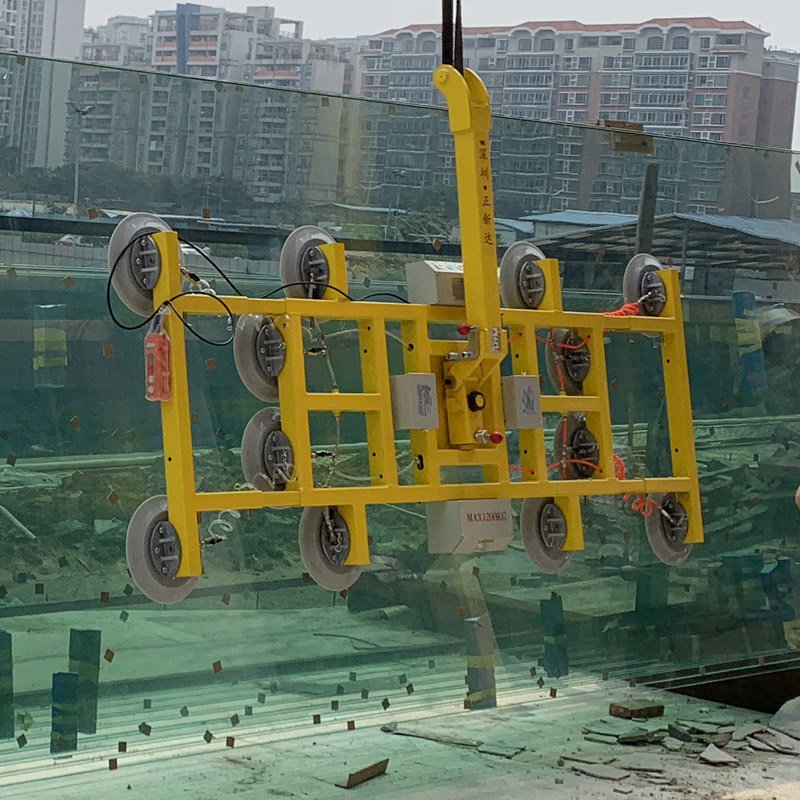 东莞市吸盘吊具厂家正新达载重2400公斤重载型玻璃吸吊机旋转翻转电动吸盘吊具厂家生产经久耐用