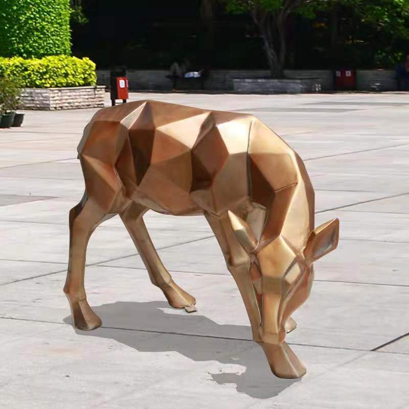 玻璃钢几何鹿抽象几何块面梅花鹿摆件玻璃钢仿真金属切面鹿雕塑园林景观装饰品