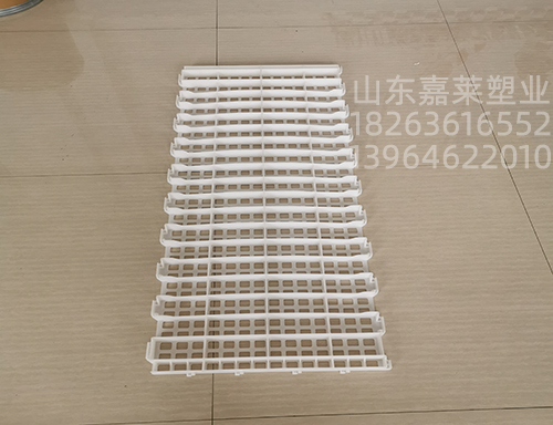 潍坊市塑料粪板生产厂家厂家育雏漏粪垫板 鸡苗鸭苗育雏垫板  塑料粪板生产厂家