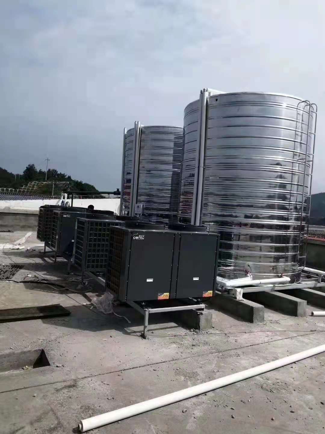 太阳能+空气能辅助的热水工程适用于工厂学校酒店等中央热水器厂家直销