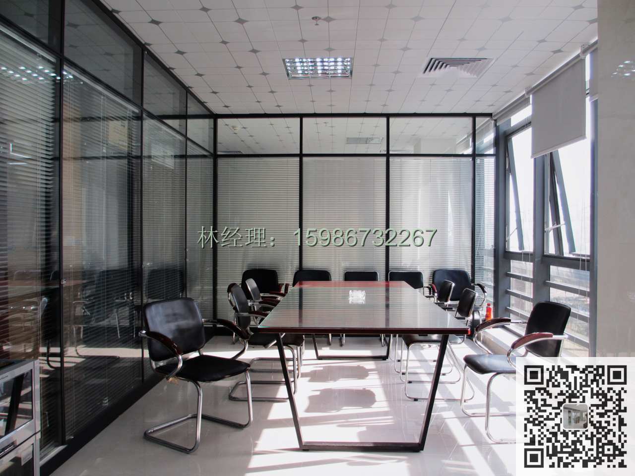 深圳市铝合金边框钢化玻璃隔断厂家
