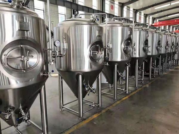山东豪鲁中小型啤酒设备生产厂家
