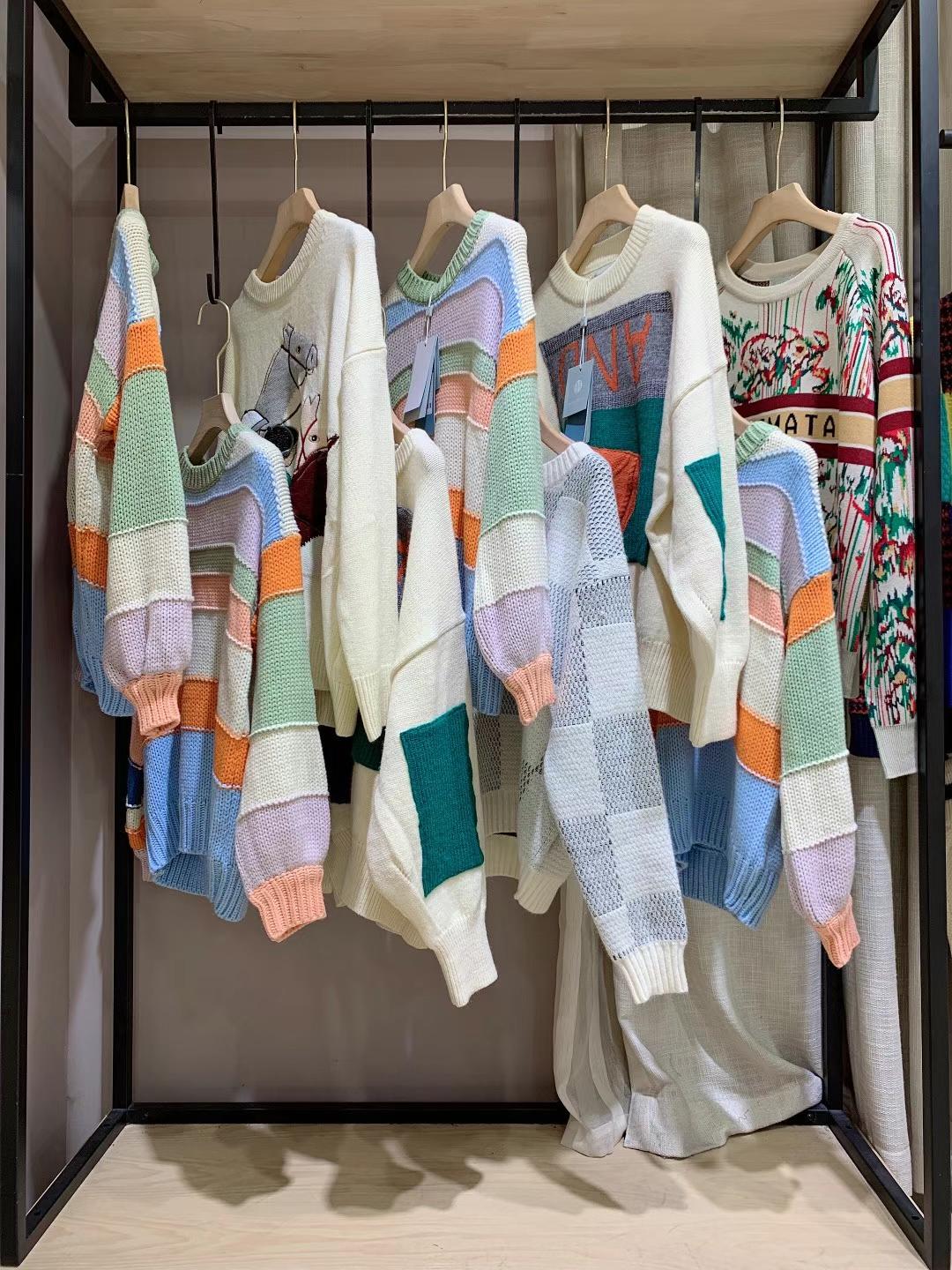 香港品牌艾伊玛塔2021纯冬系列品牌折扣女装毛衣一手批发货源