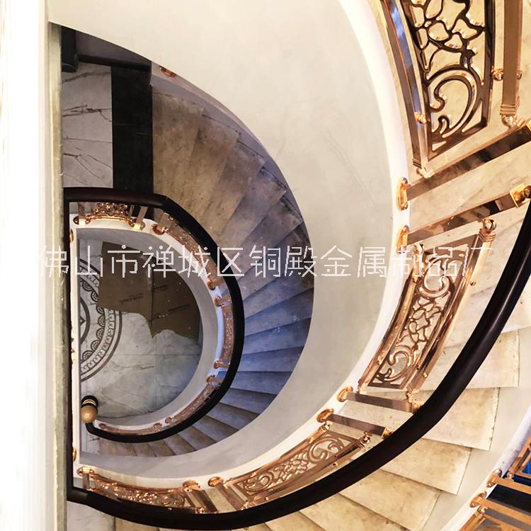 欧式铜楼梯邻居看了都称赞的欧式铜楼梯设计