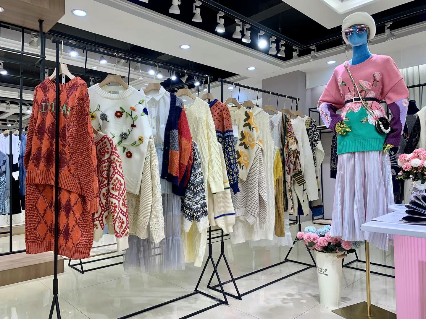 高 级轻奢品牌艾伊玛塔2021冬品牌女装电商直播一手货源批发市场