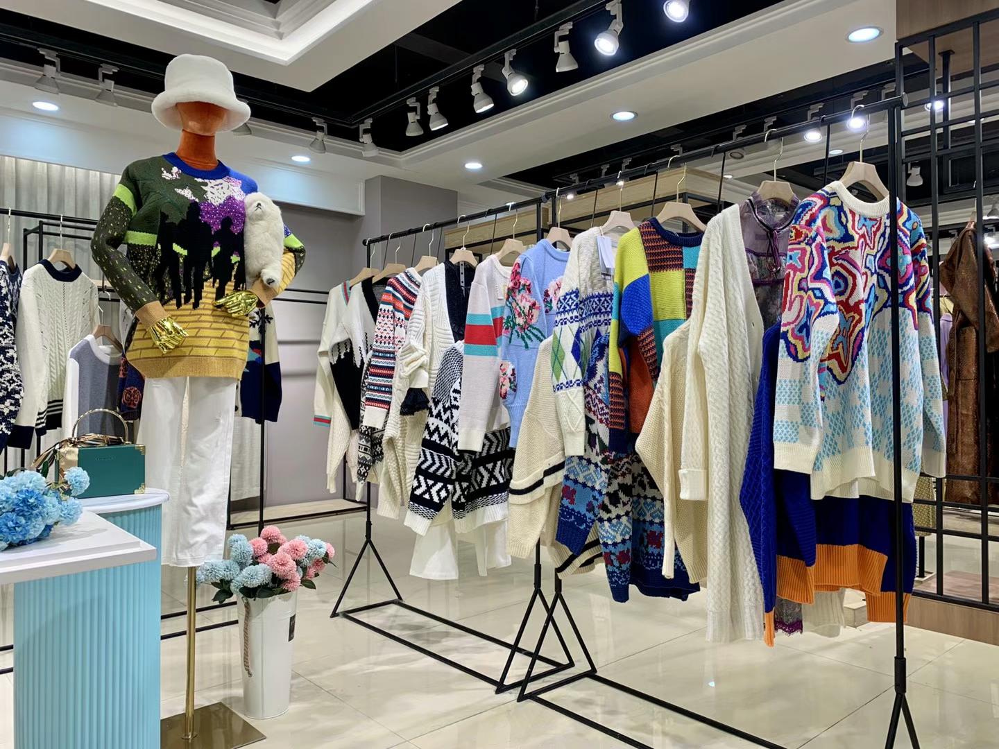 高 级轻奢品牌艾伊玛塔2021冬品牌女装电商直播一手货源批发市场