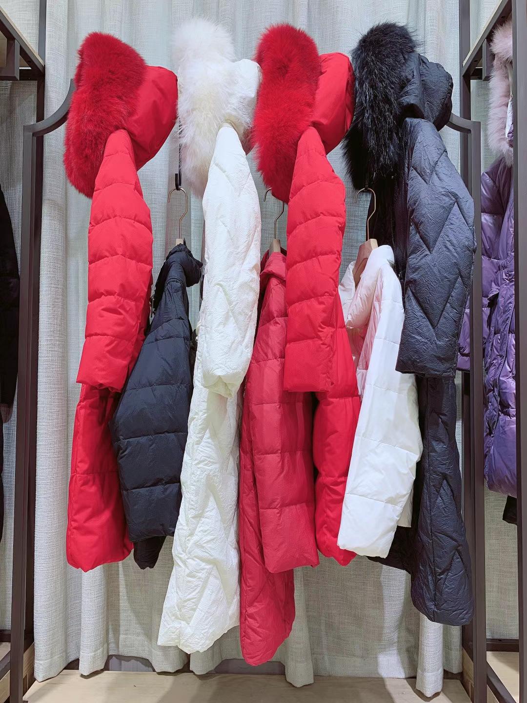 艾零度羽绒服2021冬年度具有性价比的高 级绒羽服品牌女装尾货供应商