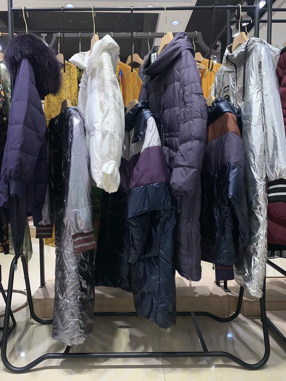 【芭登芮芮】鹅绒服系列女装品牌折扣哪里可以拿货 广州一 线女装折扣店进货渠道