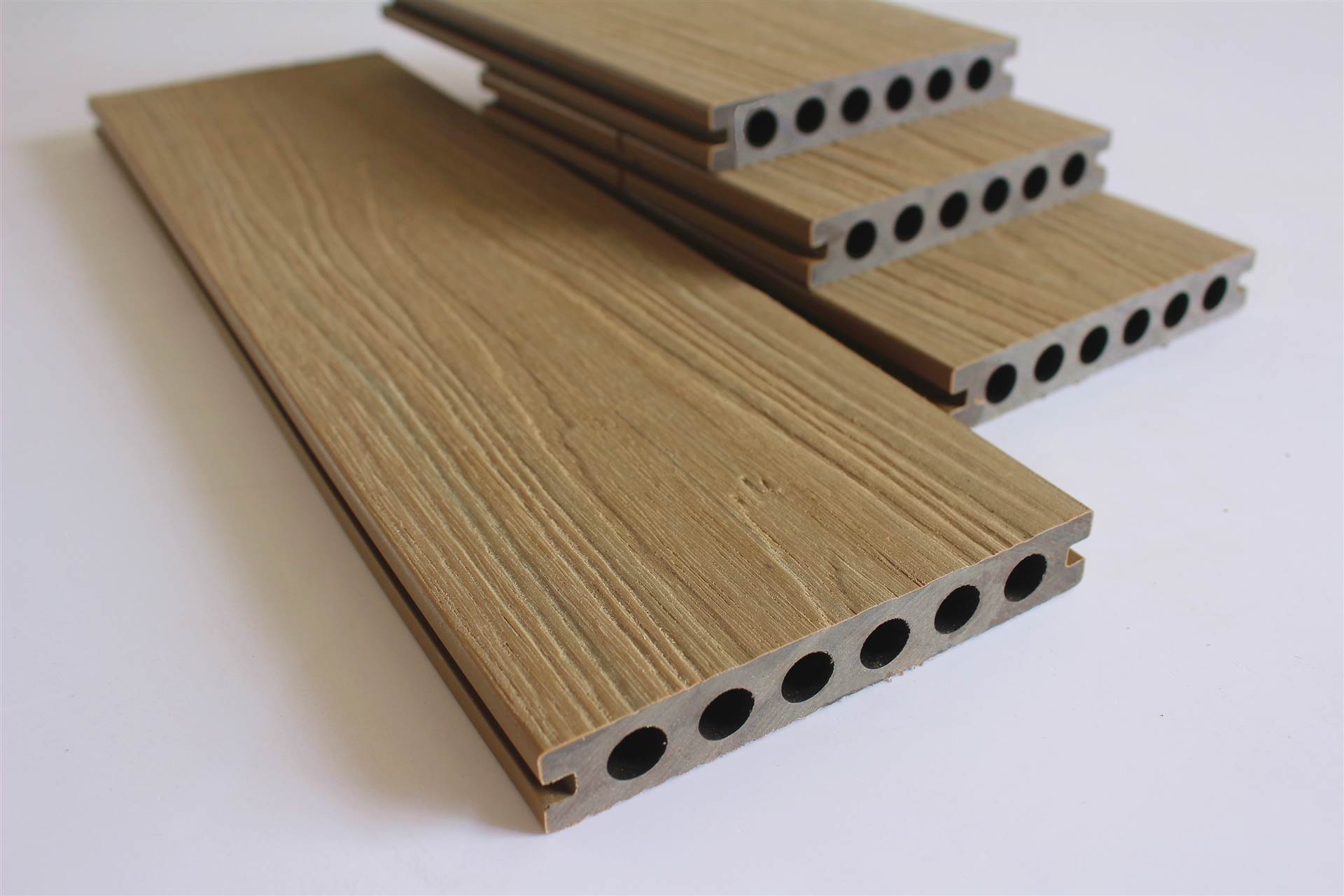 138x23圆孔共挤塑木地板价格 户外园林工程木塑地板 新型环保材料