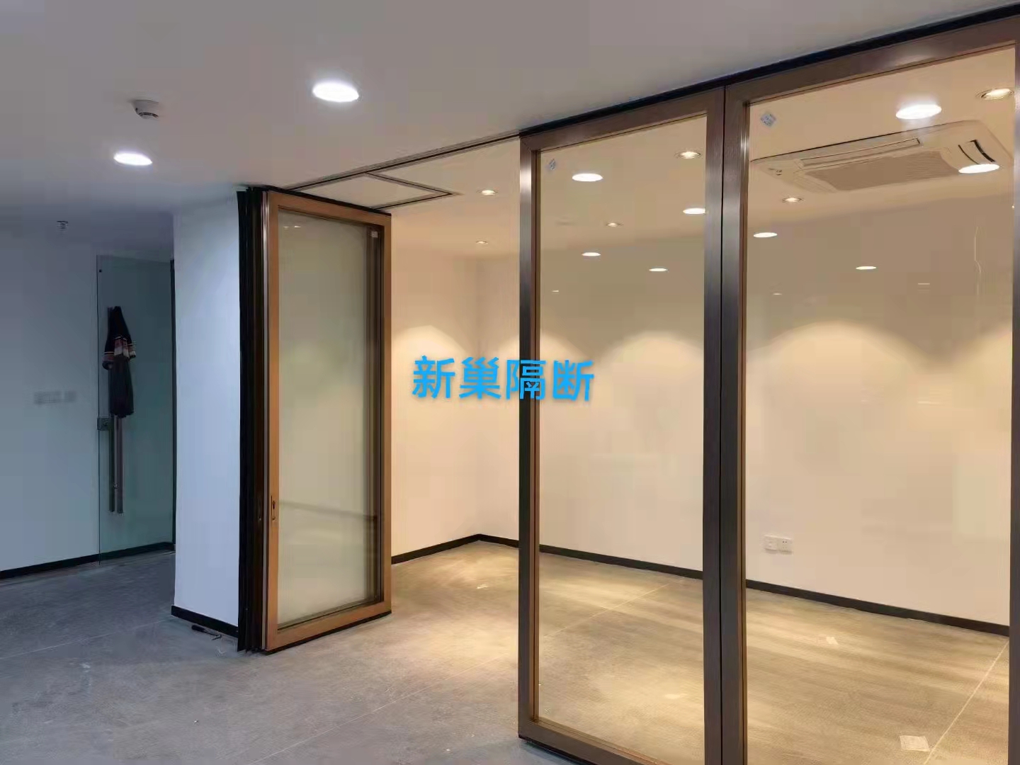 杭州设计生产安装办公室电动玻璃隔断全自动移动隔断墙活动隔音墙