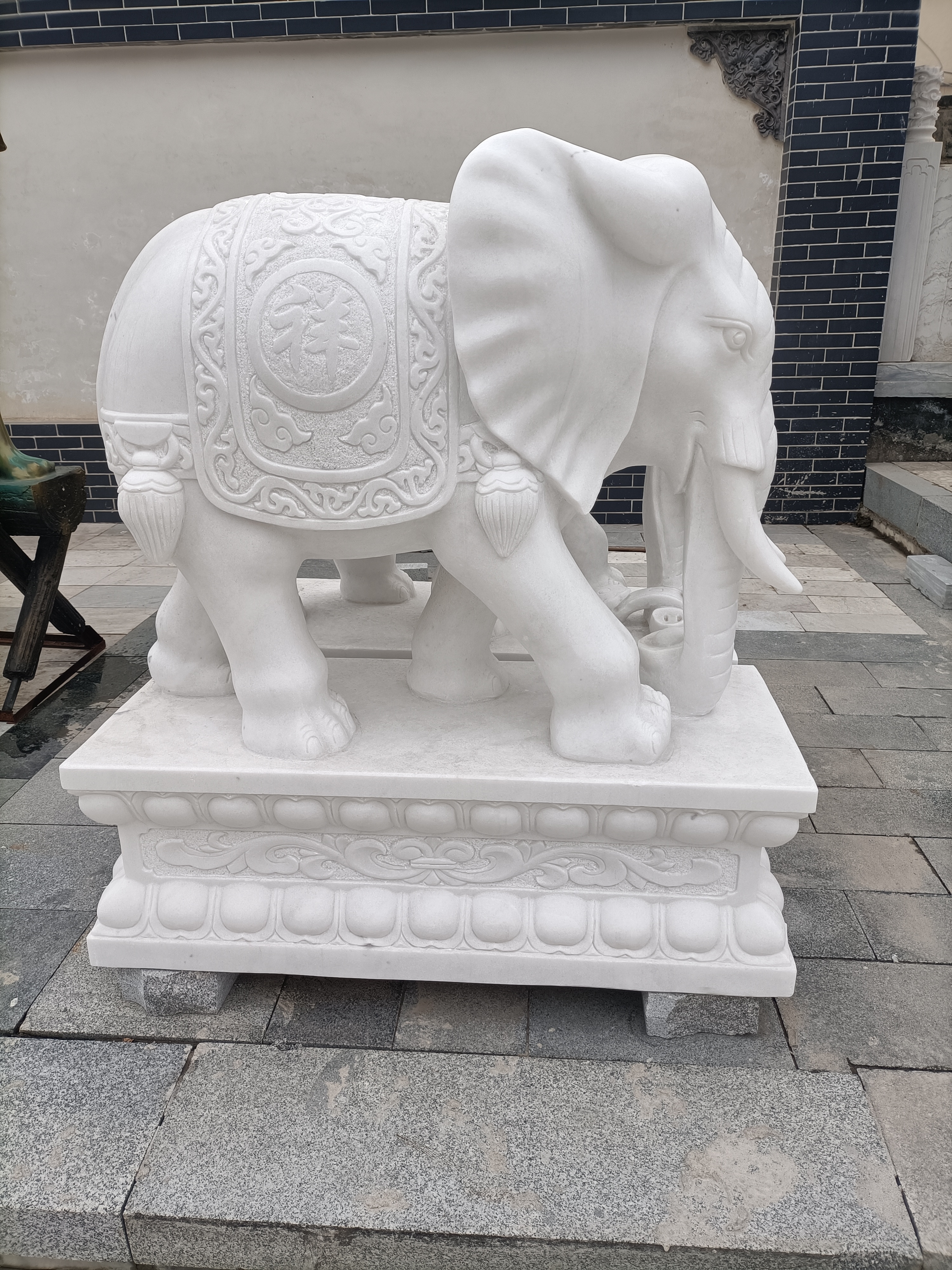 石雕大象  大象雕塑  石雕动物大象厂家