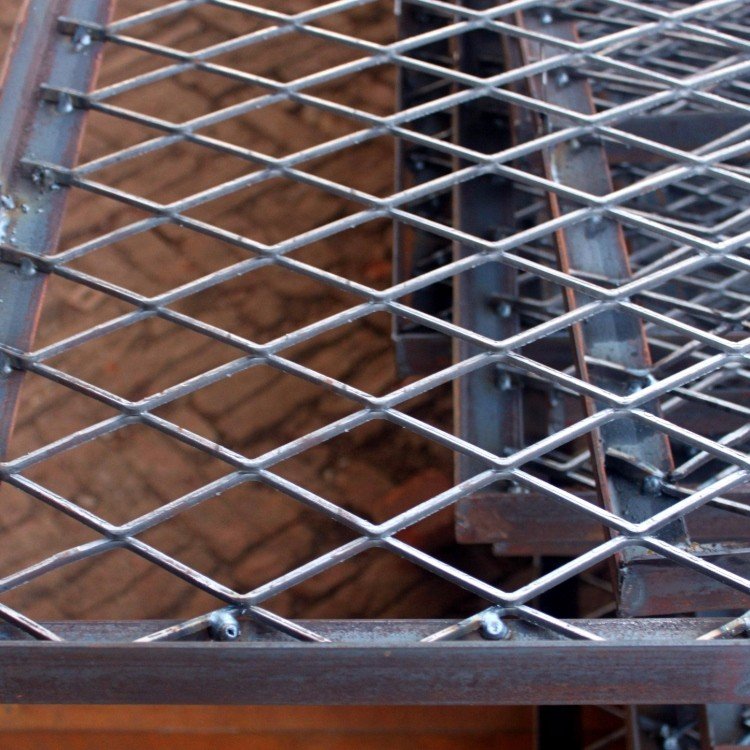 镀锌钢板网 不锈钢菱形网亚奇厂家直供镀锌钢板网 不锈钢菱形网 小型钢板网