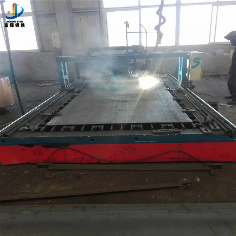 高铬合金堆焊耐磨板 碳化铬堆焊耐磨衬板 6+4/6+5/6+6复合耐磨板价格