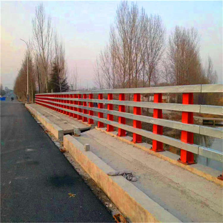 桥梁钢制护栏哪里有卖的  桥梁钢制护栏安装