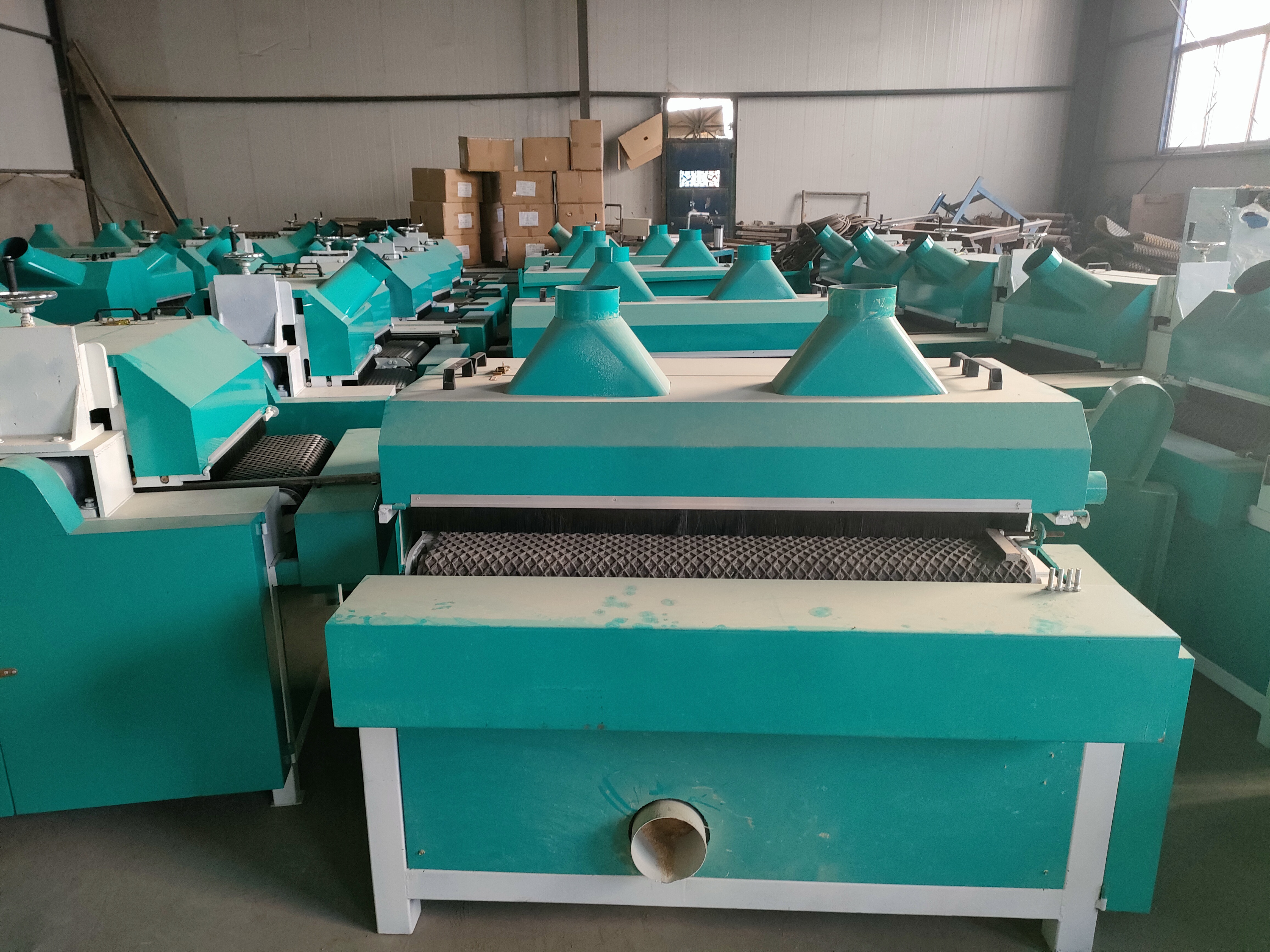 山东众贸机械 板材机械设备厂家 常年供应板材式履带多片锯