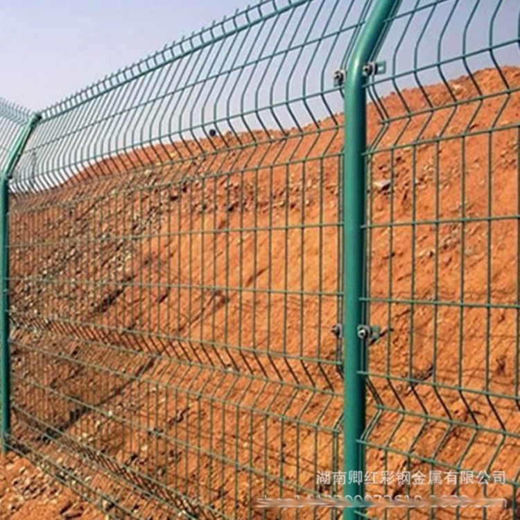 高速公路养殖圈地隔离围栏现货双边丝护栏网厂家