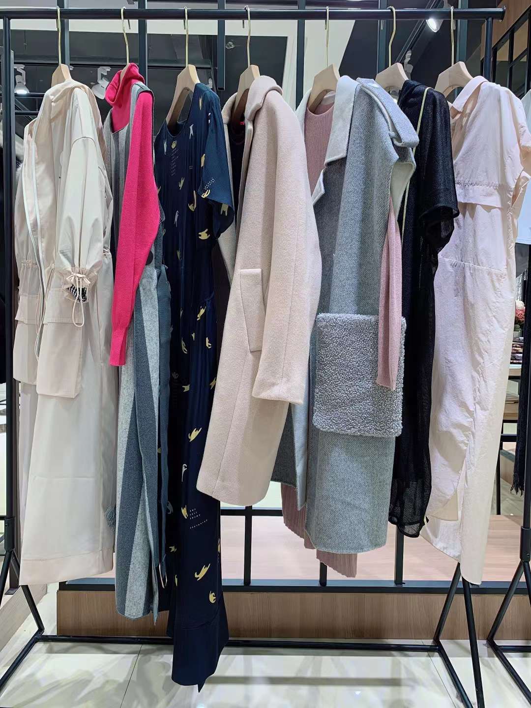 杭州知 名品牌玛塞莉 四季 款女装折扣尾货批发供应市场