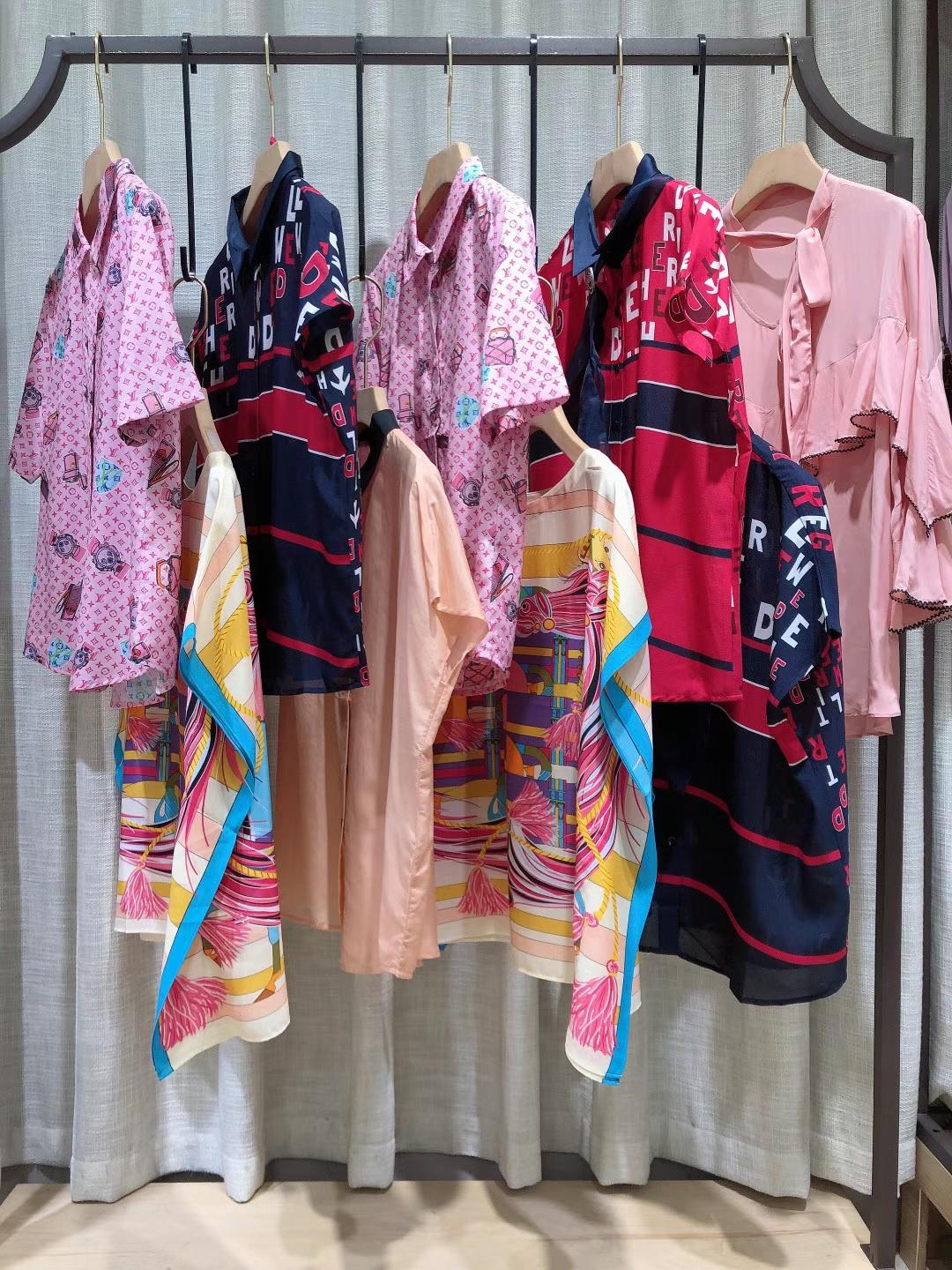 广州知 名品牌真丝衬衫2022 夏折扣女装工厂一手货源直批
