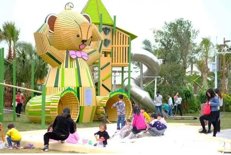 景区室外创意游艺设施_公园大型儿童游乐玩具_非标木质组合滑梯定制图片