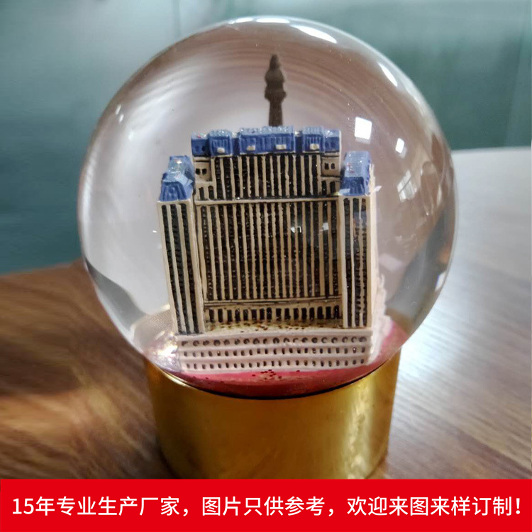 东莞市工艺品厂家玻璃水晶球树脂摆件创意北欧动物内景家居雪花球厂家工艺品