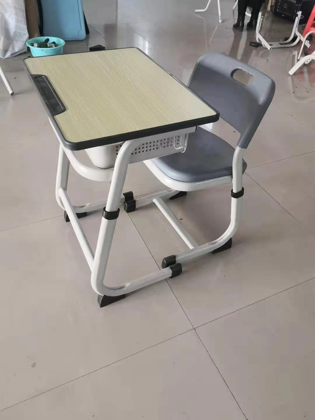河北课桌椅厂-学校课桌椅批发厂家-儿童可折叠课桌椅价格-哪里有