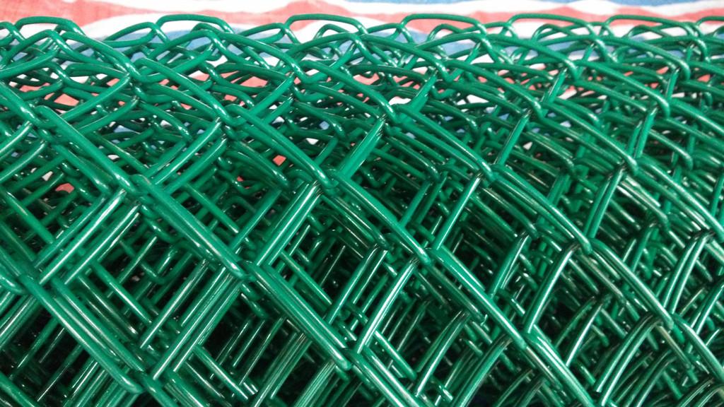 包塑勾花网养殖网球场围网圈地用网果园围网边坡防护用网养鸡网
