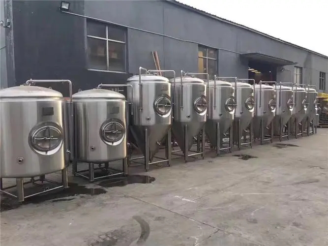 云南日产5吨中型精酿啤酒厂设备供应酒厂大型啤酒设备生产线20吨精酿啤酒设备