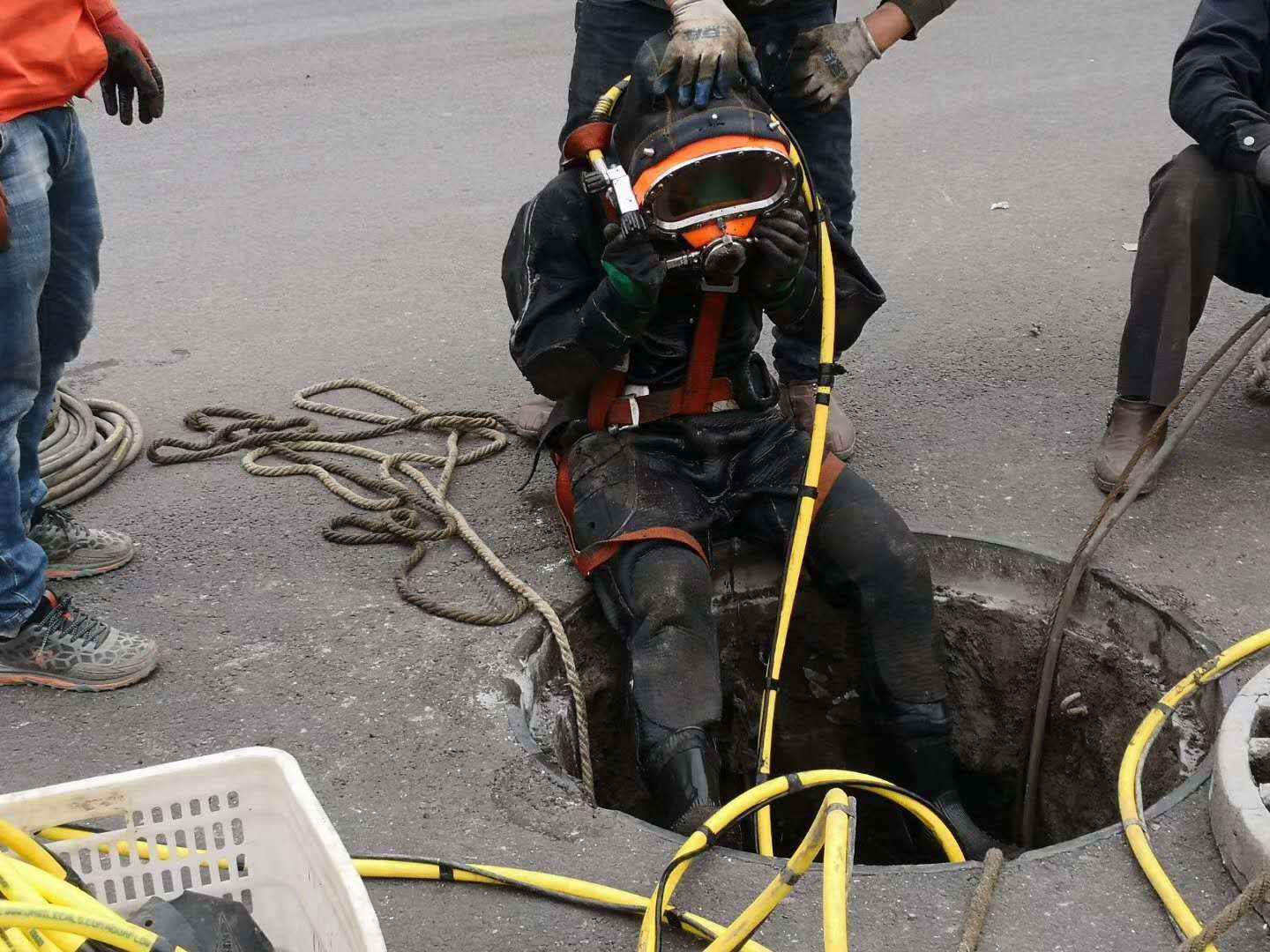洛阳市水下切割 水下封底 水下打捞 潜厂家