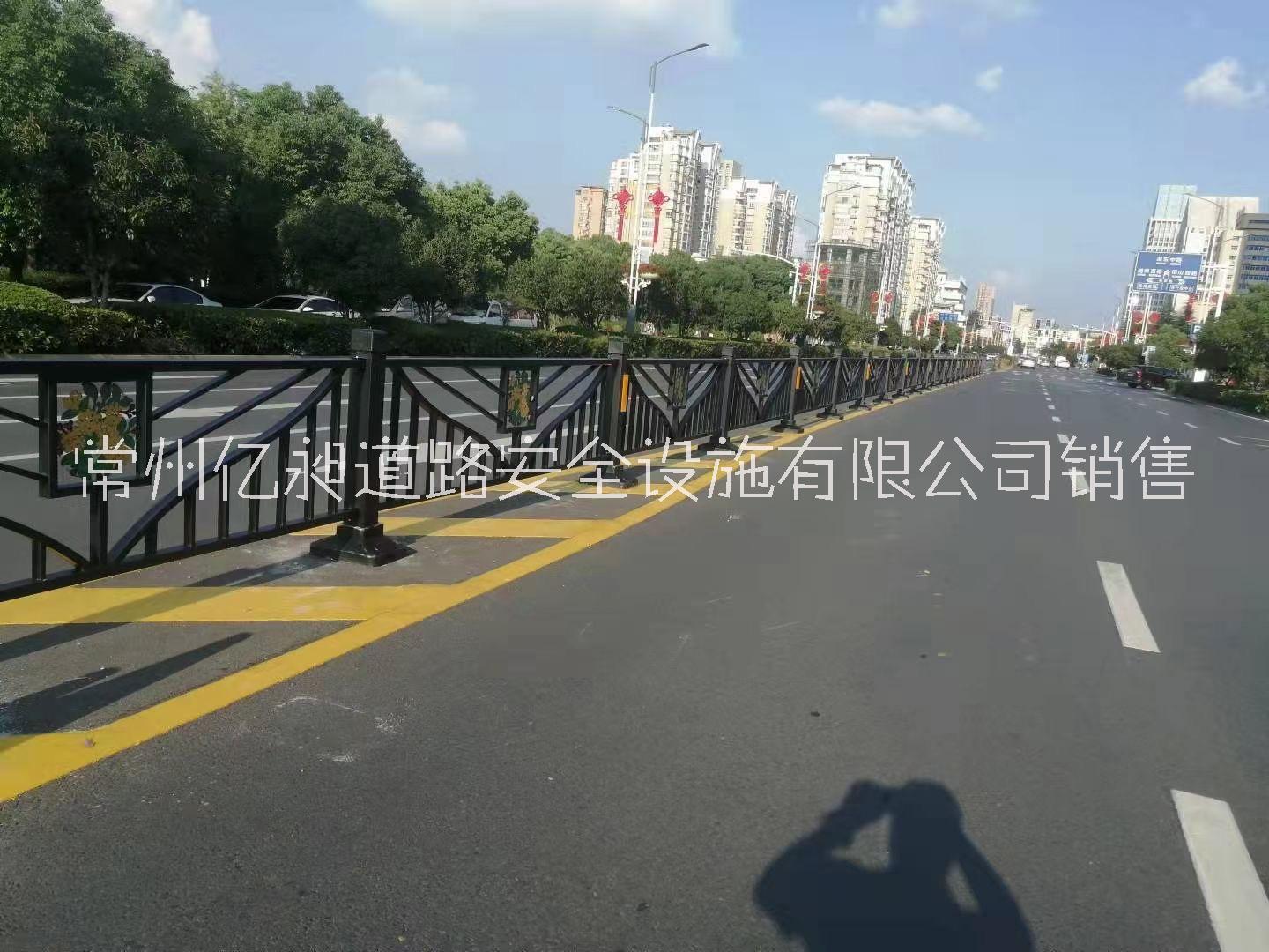 河南信阳桂花花式道路护栏铁栅栏