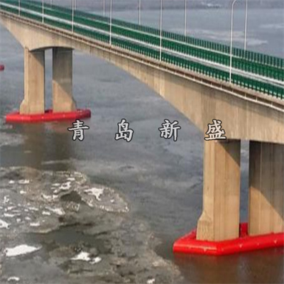 固定挂壁式桥梁防撞设施 河道桥柱适用图片