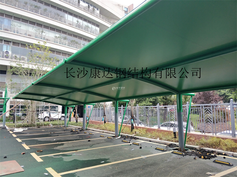 高强度PVC 大跨度旗杆型膜结构停车篷 7字型充电桩停车棚