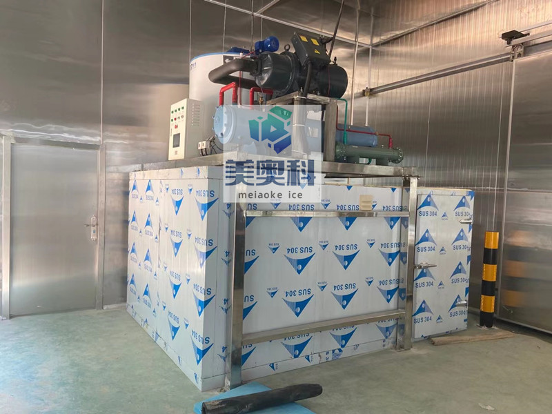 直冷块冰机供应该日产30吨,30吨直冷块冰机制冰厂,大型制冰厂投资直冷块冰机