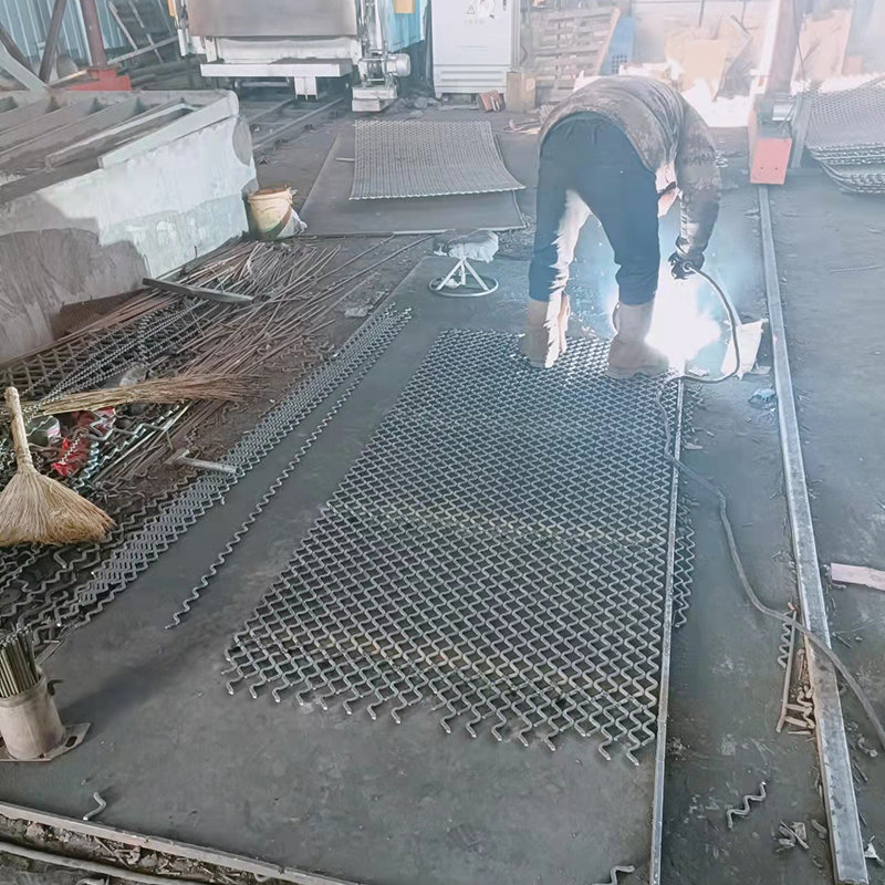 上海锰钢筛网-孔径6毫米-锰钢材质-轧花焊接-高温淬火-抗磨加重