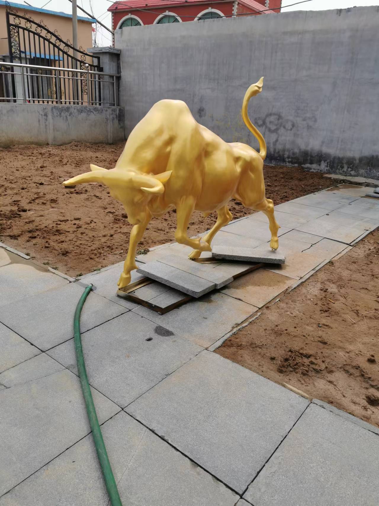 厂家供应玻璃钢雕塑牛