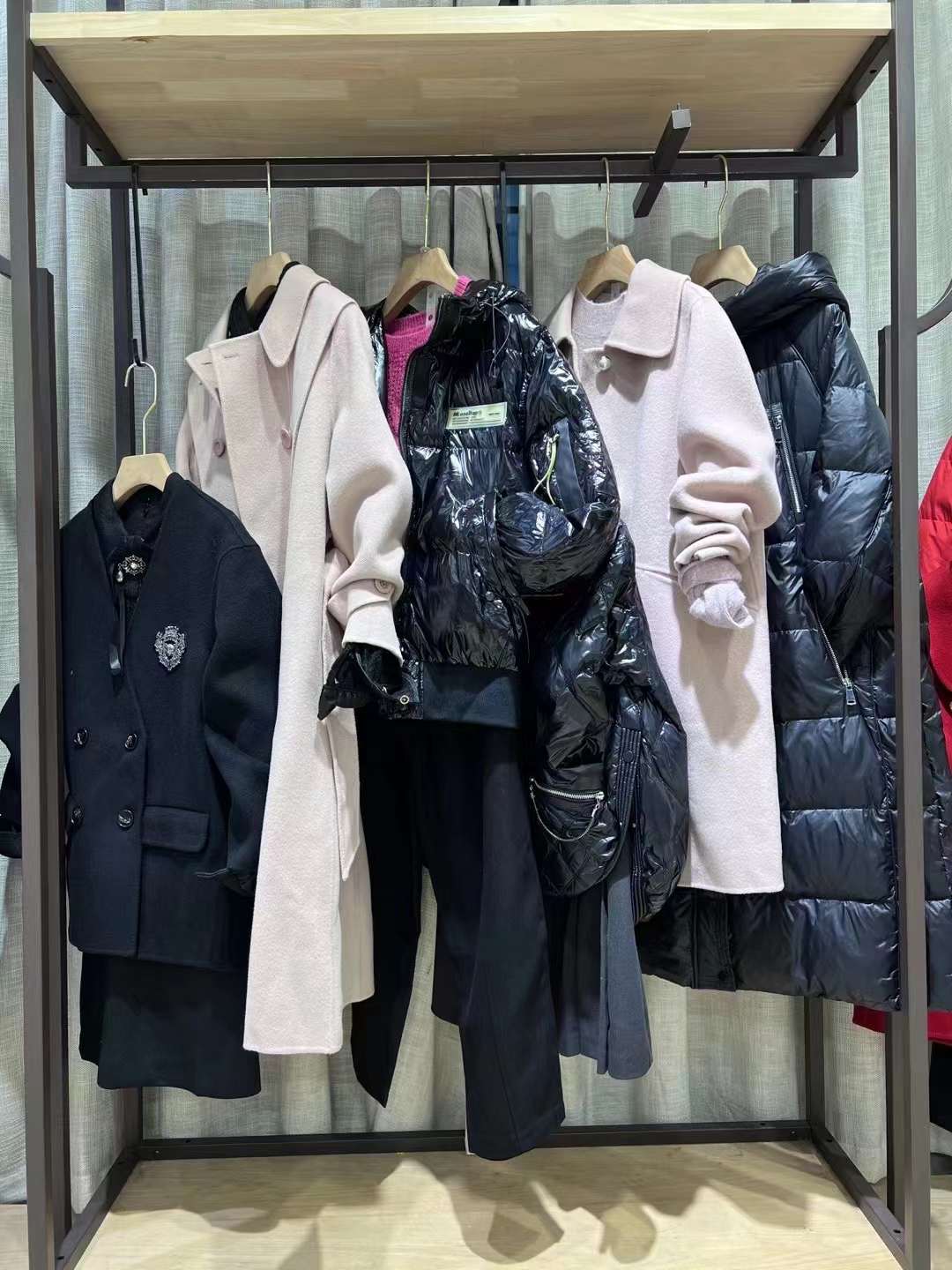 中国尚艾诗(3S)2022秋冬季女装品牌折扣货源走份批发