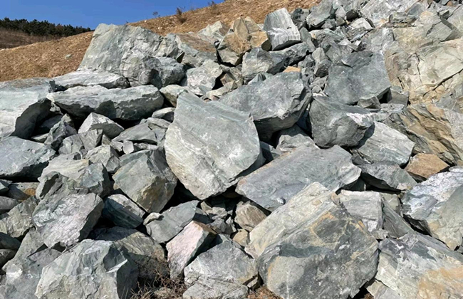 广西填海石材厂家大量供应抛海石石料,广西哪里有填海的石头卖,广西填海石材厂家
