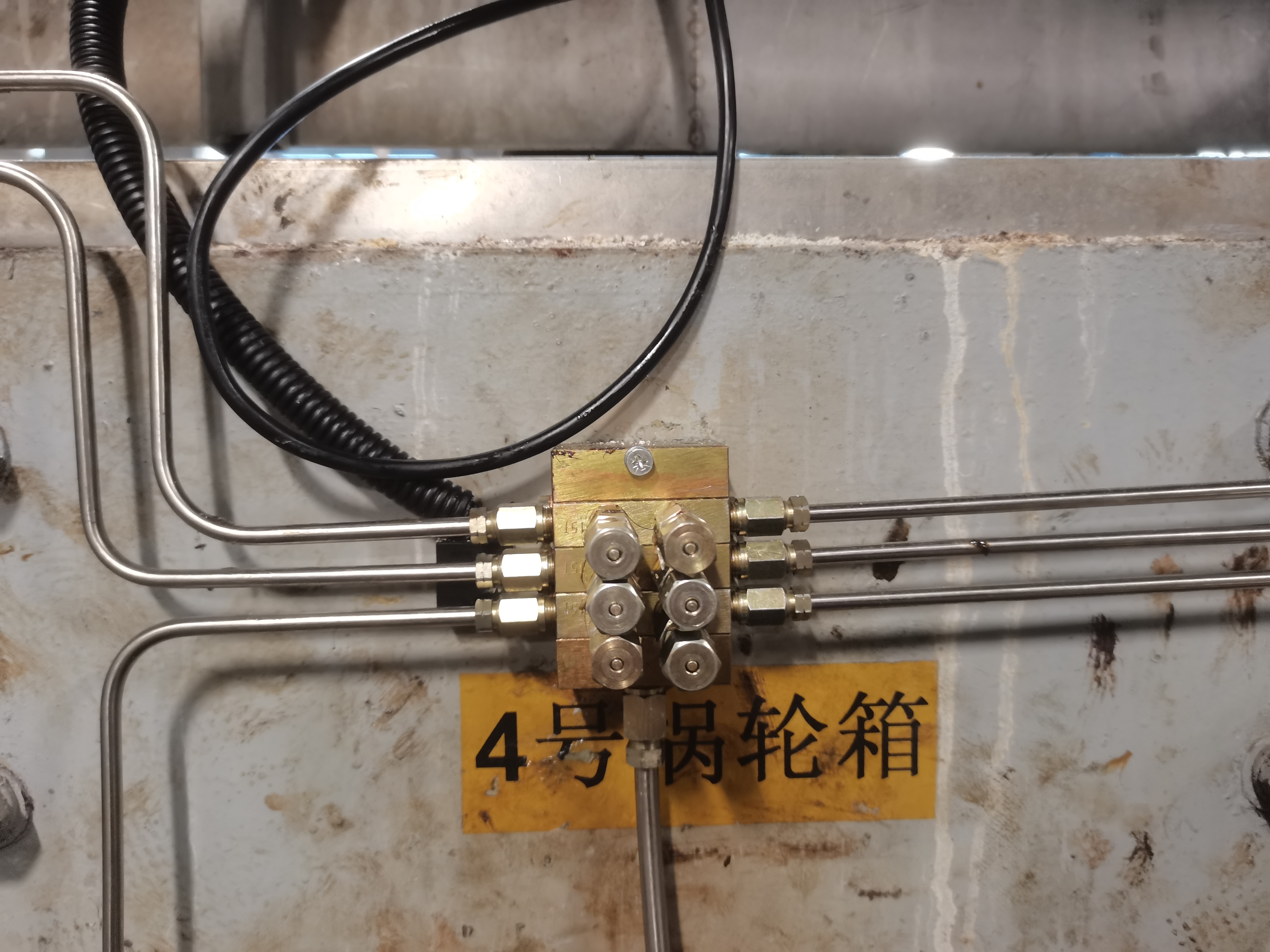集中智能润滑系统可点点监控矿山设备辊压机设备轴承加脂电动油脂泵 FXYZ 定时定量自动润滑泵