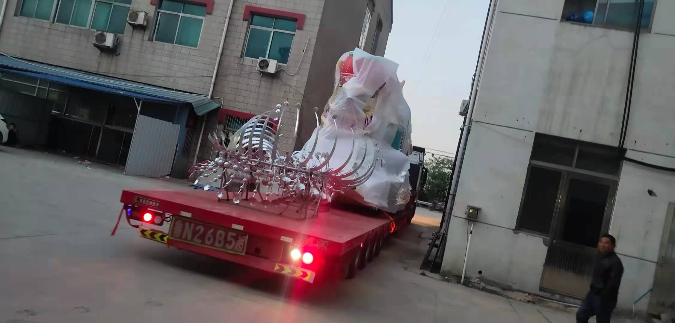 云南昆明至上海整车零担 大件物流 设备运输 工地搬家 轿车托运全国    昆明到上海回程车运输