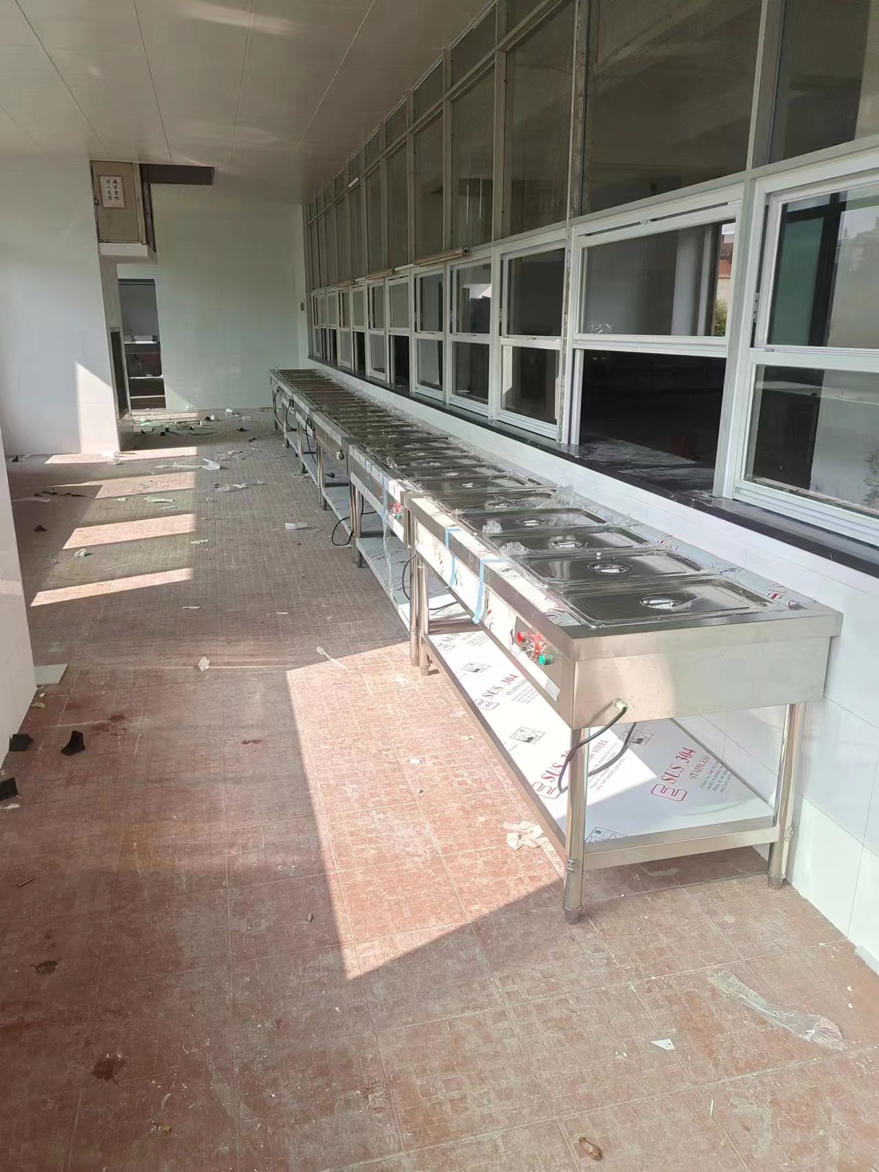广州南沙区食品级不锈钢台厂家-厨房设备定做-厨房不锈钢定做-厨具定做图片