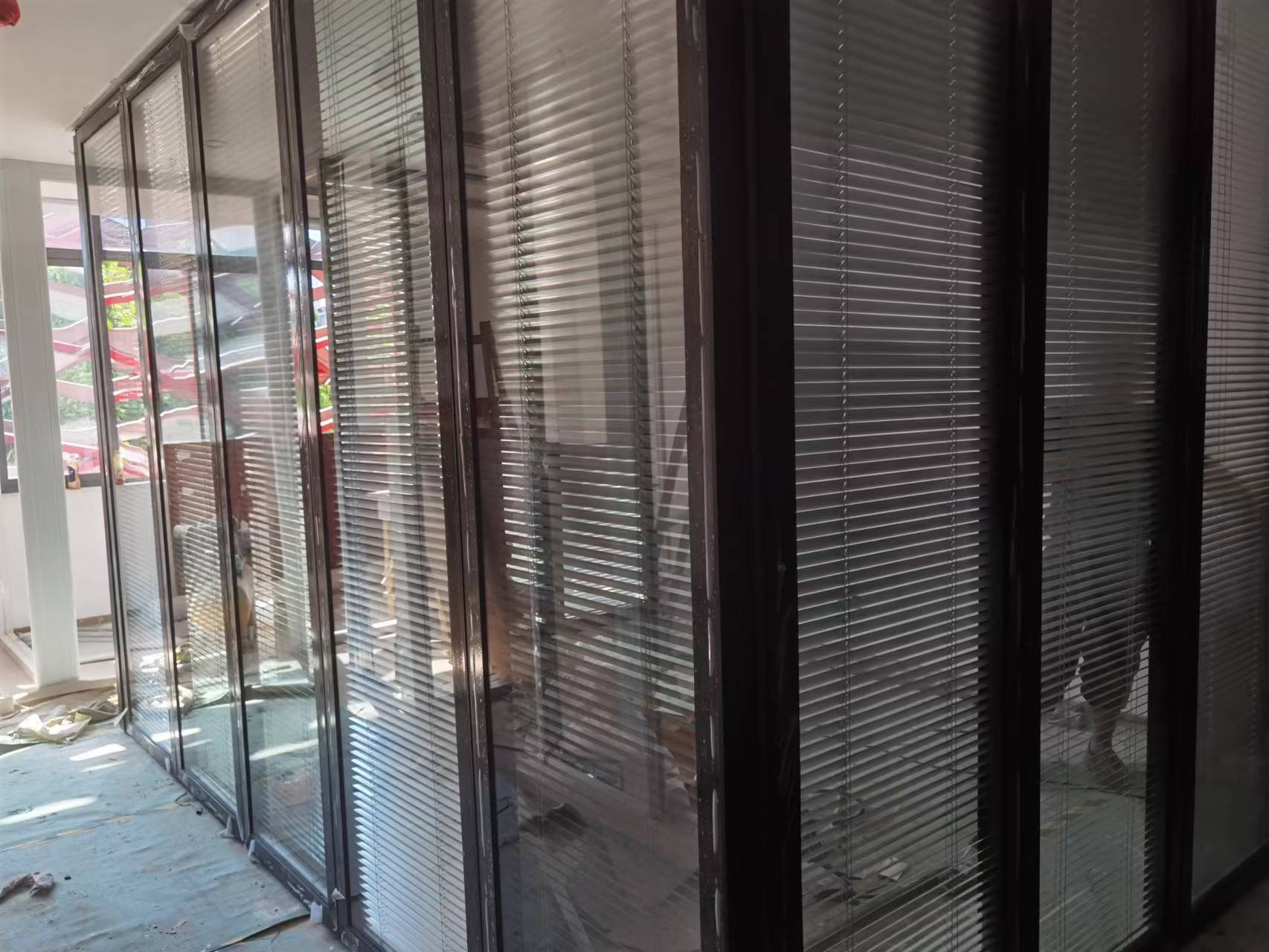 新款韩式酒店移动屏风隔断吊轨式折叠门